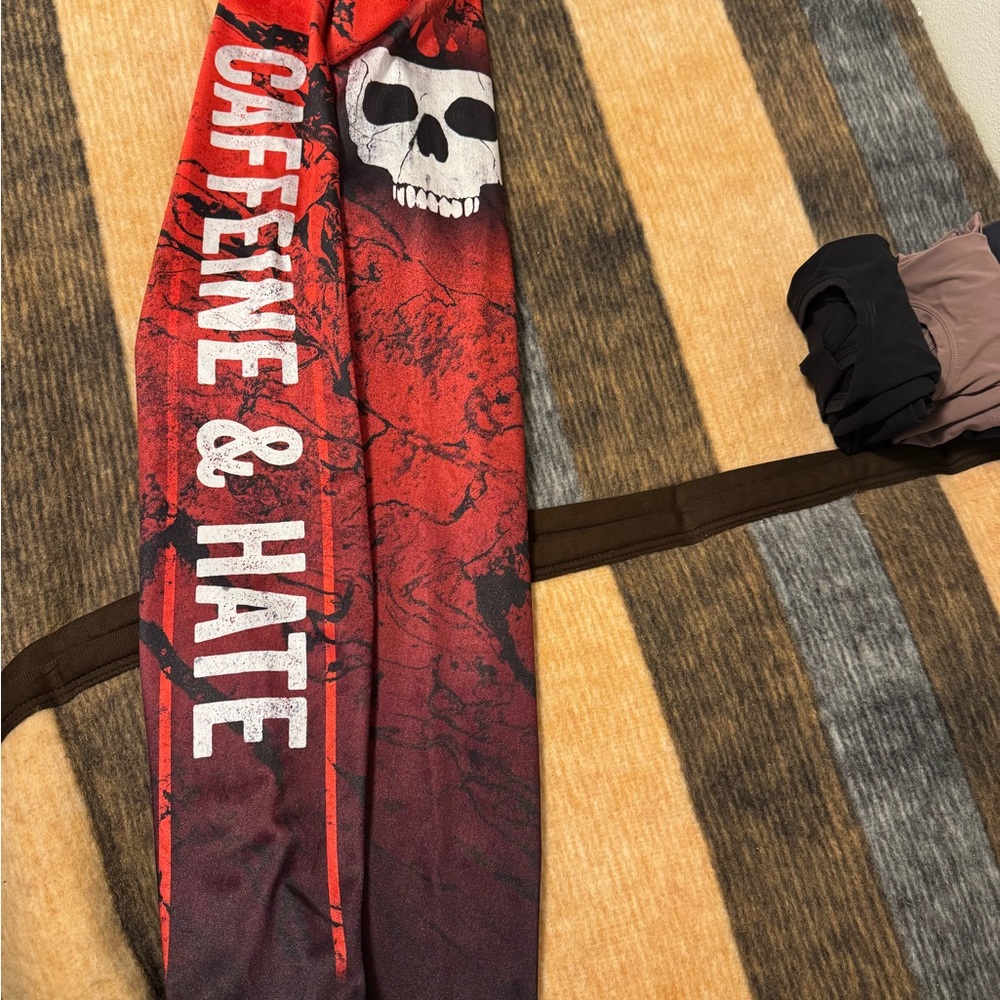 Ranger Up apparel Caffeine & Hate Red Skull Leggings full length, sz M